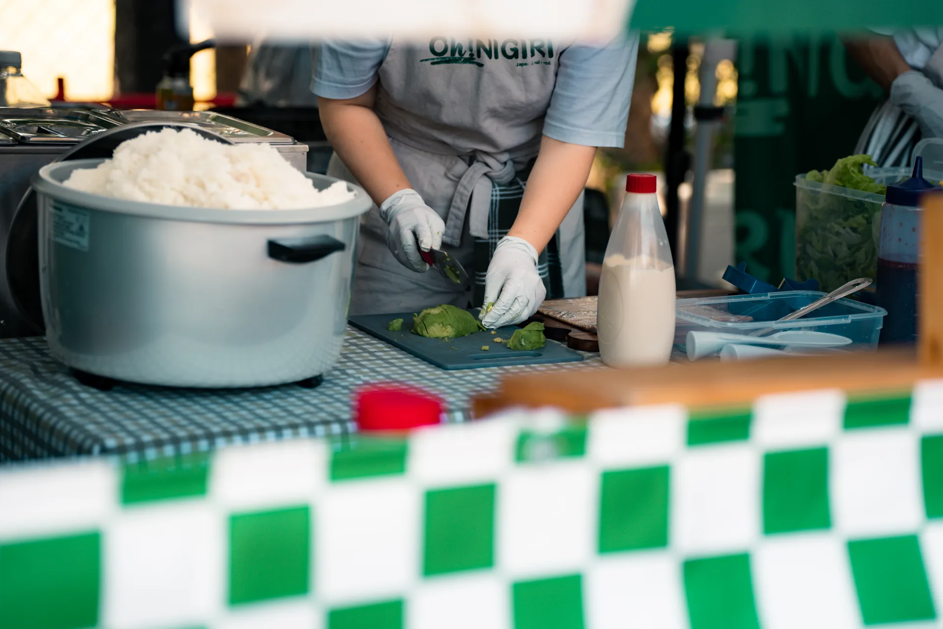Cooked rice and fresh preparation at the Oh!NIGIRI stall